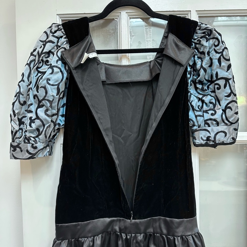 Vintage Southeastern 80’s Black Velvet Puff Sleeve Prom Gown Gothic Dress Size 2 - Picture 5 of 14